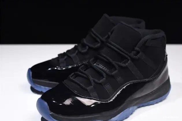 black 11 Cap Gown Jordan and Air 378037-005 0606